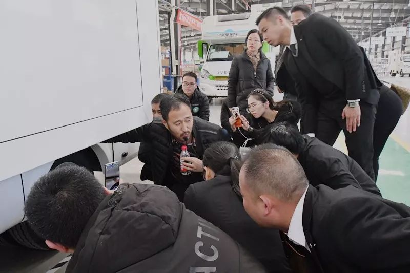 走进铂驰工厂 解密旅行家全系产品背后的家具安装与维修服务体系